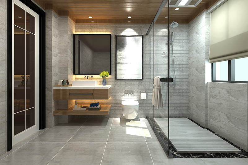 Modernes Badezimmer mit großer begehbarer Dusche, hängendem Holzwaschtisch, beleuchtetem Spiegel und Natursteinfliesen.